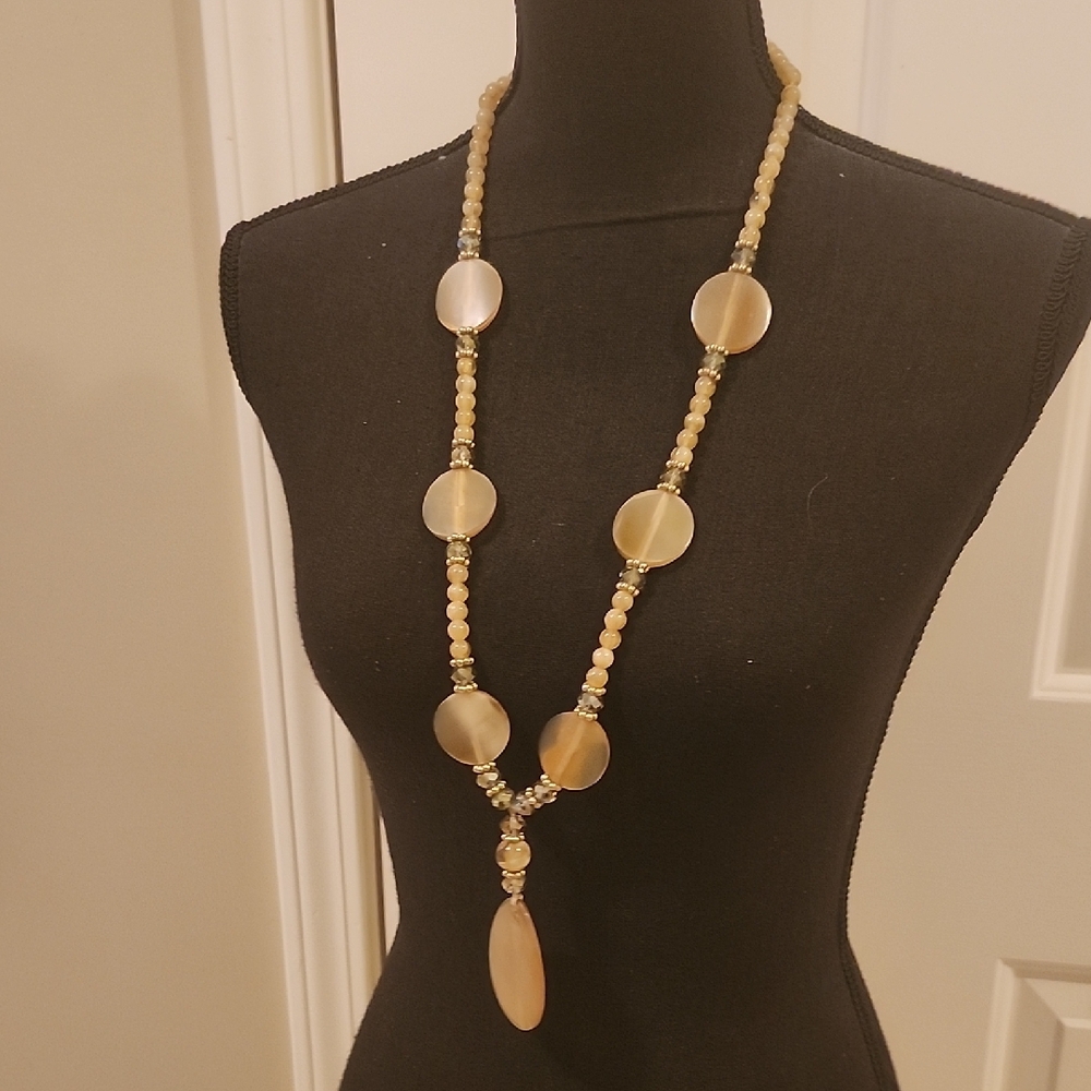 Elegant Beige Beaded Necklace